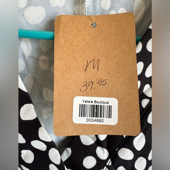 NWT - Black & White Polka Dots V Neck Lightweight Short Sleeve Blouse - Medium - Picture 3 of 8